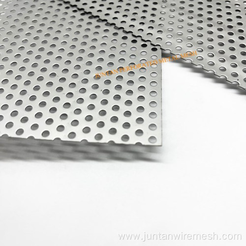 Perforated metal mesh filter disc